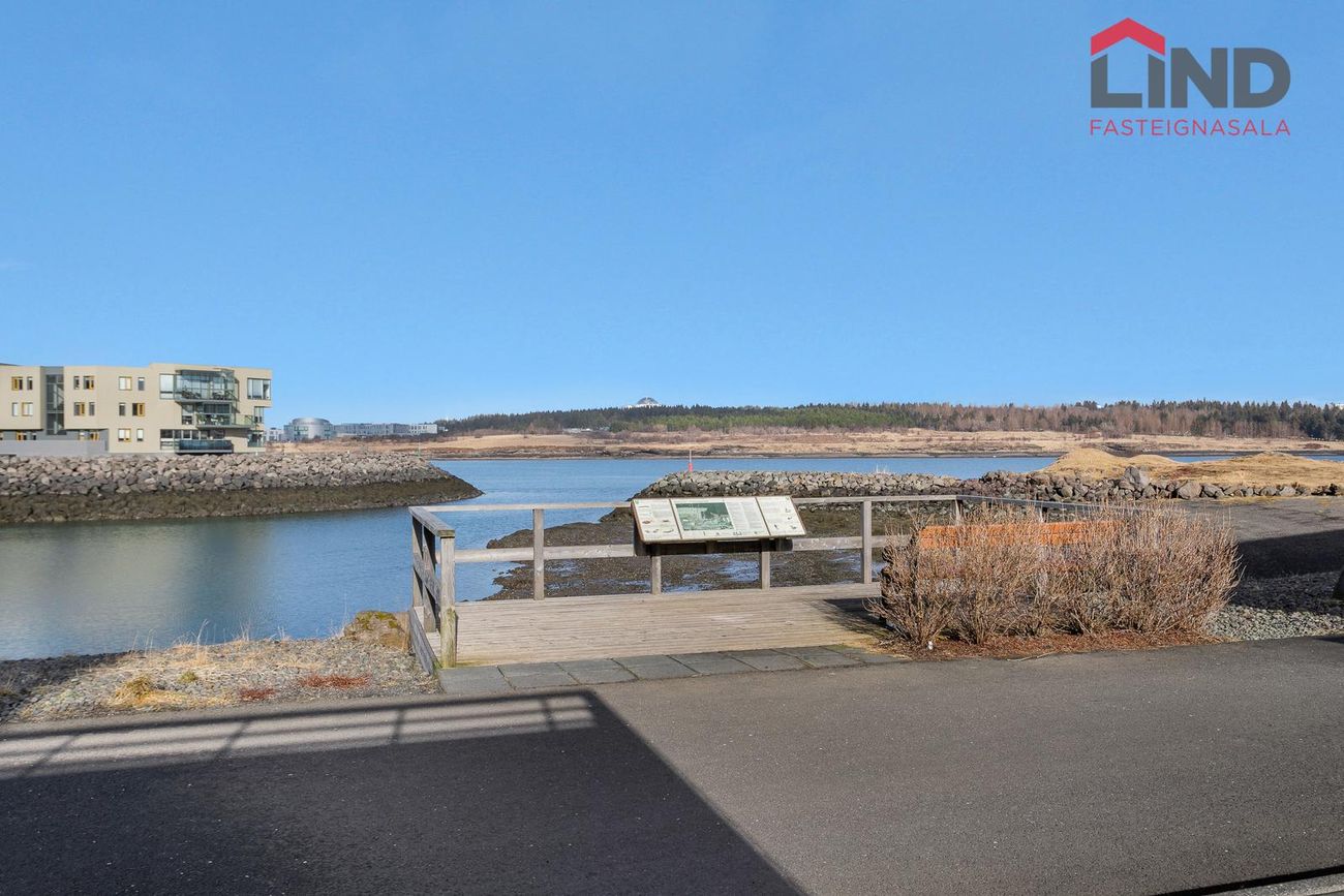 Naustavör 10, 200 Kópavogur