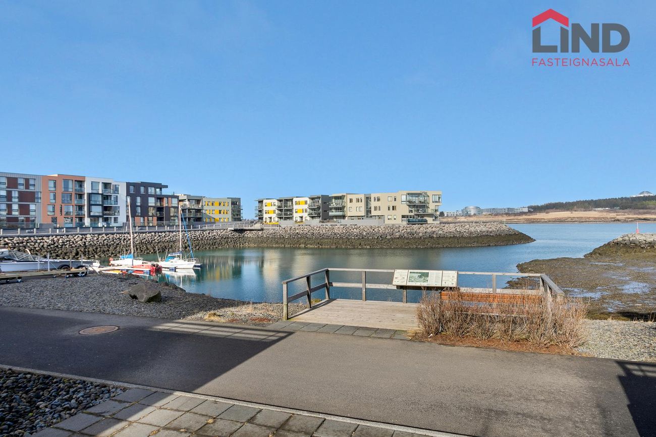 Naustavör 10, 200 Kópavogur