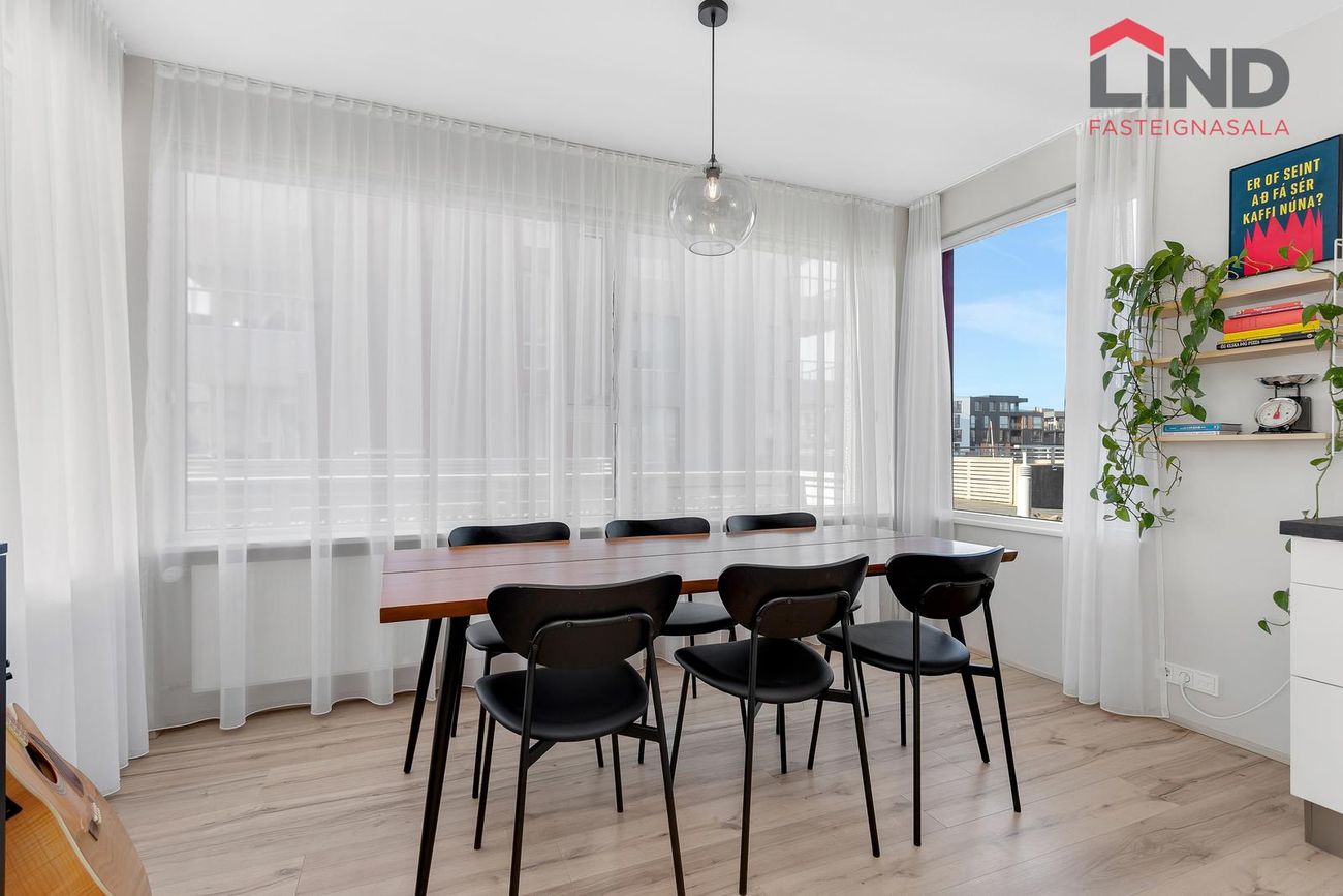 Naustavör 10, 200 Kópavogur