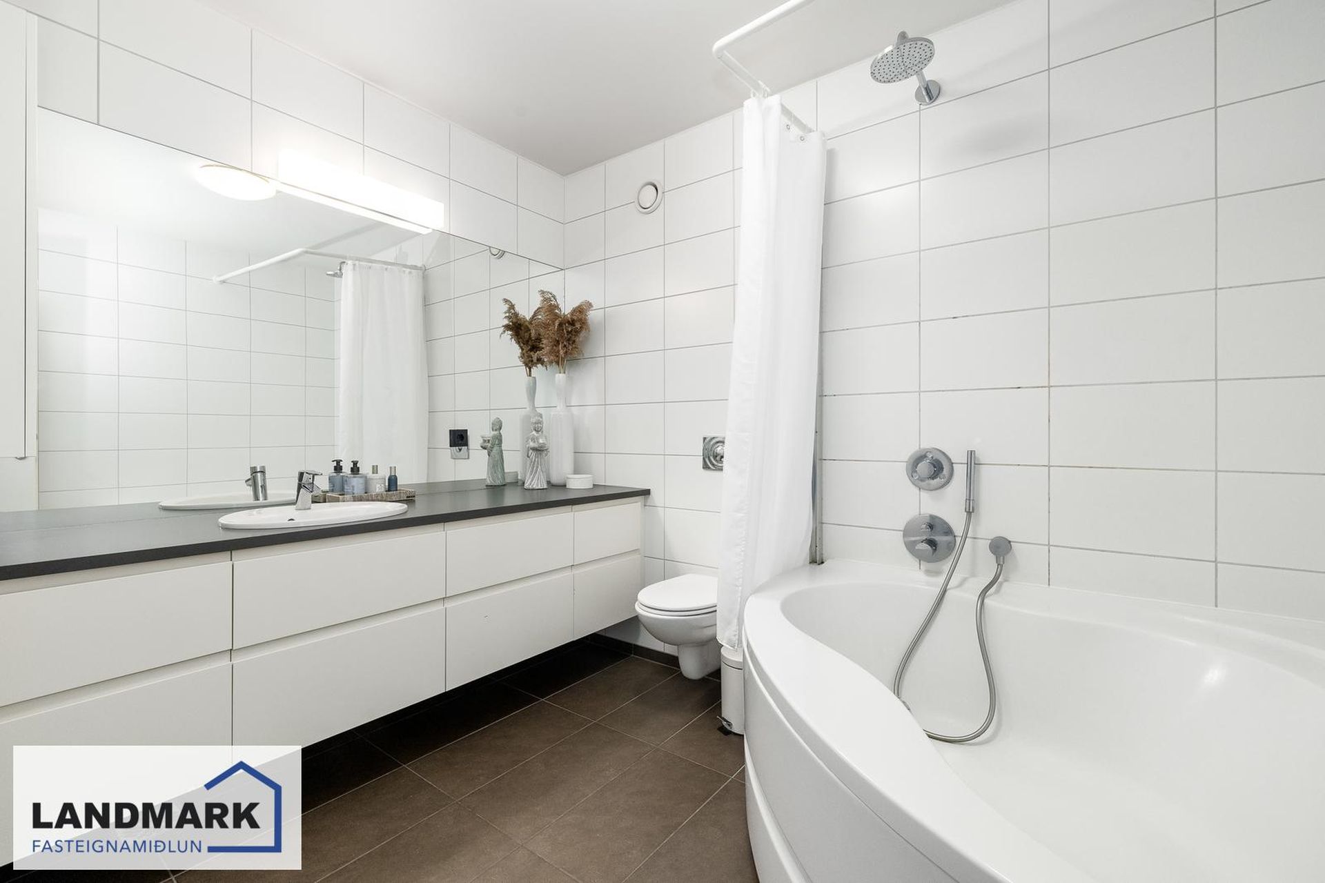 Ásakór 12, 203 Kópavogur