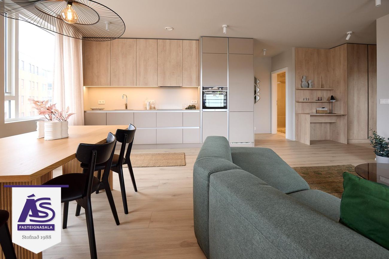 Baughamar 7, 221 Hafnarfjörður
