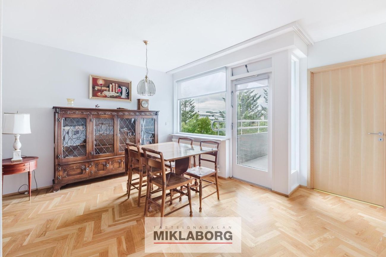 Hvassaleiti 56, 103 Reykjavík