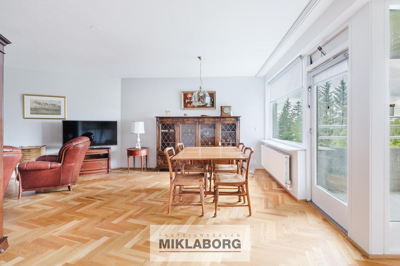 Hvassaleiti 56, 103 Reykjavík