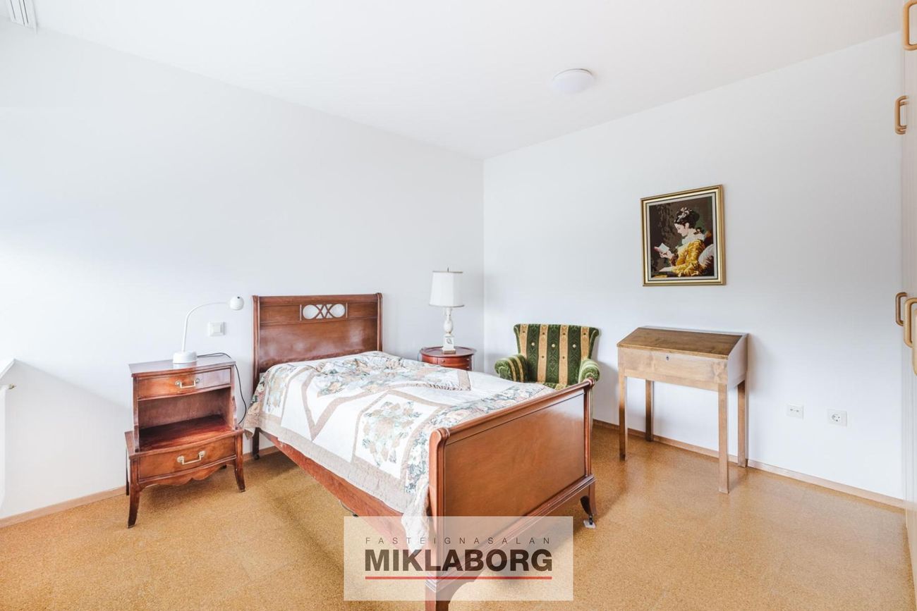 Hvassaleiti 56, 103 Reykjavík