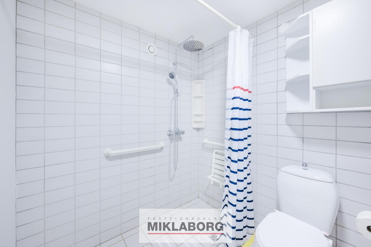 Hvassaleiti 56, 103 Reykjavík