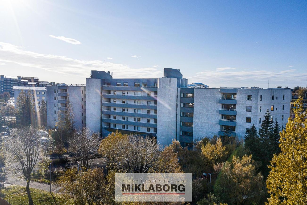 Hvassaleiti 56, 103 Reykjavík