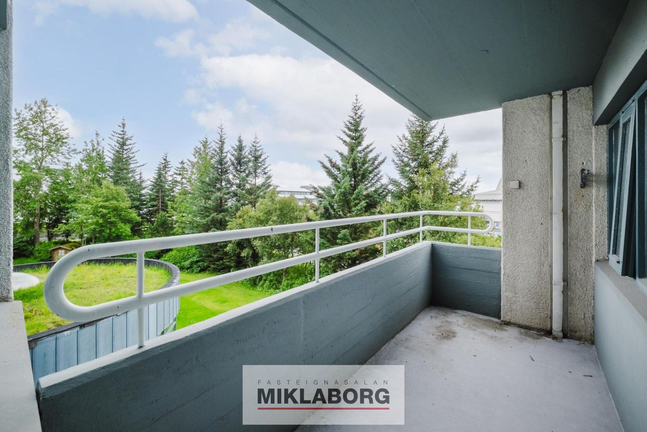 Hvassaleiti 56, 103 Reykjavík