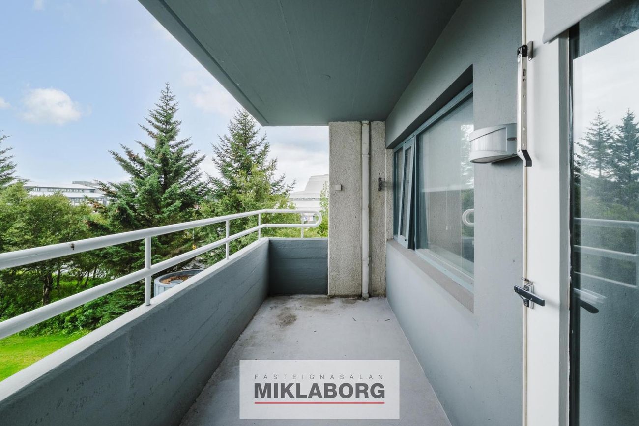 Hvassaleiti 56, 103 Reykjavík