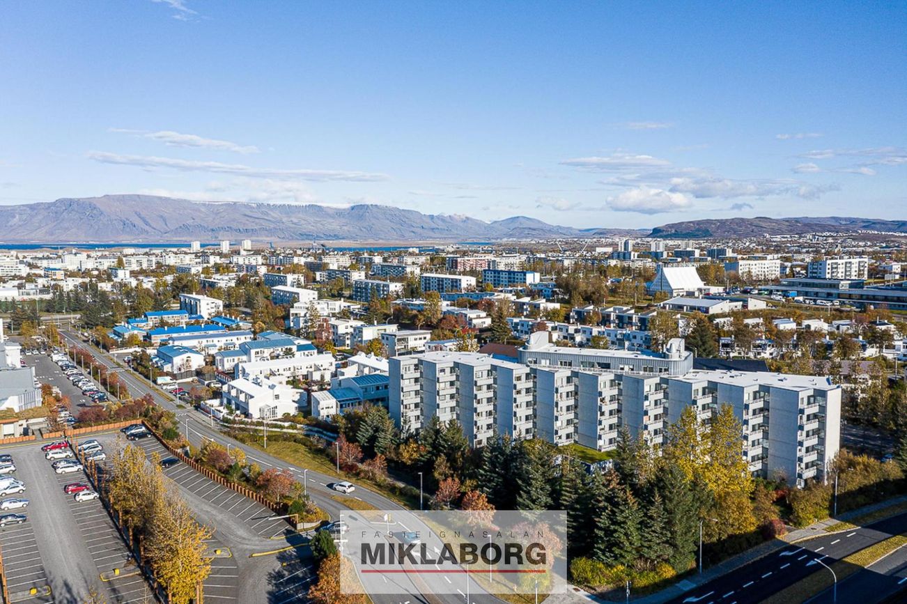 Hvassaleiti 56, 103 Reykjavík