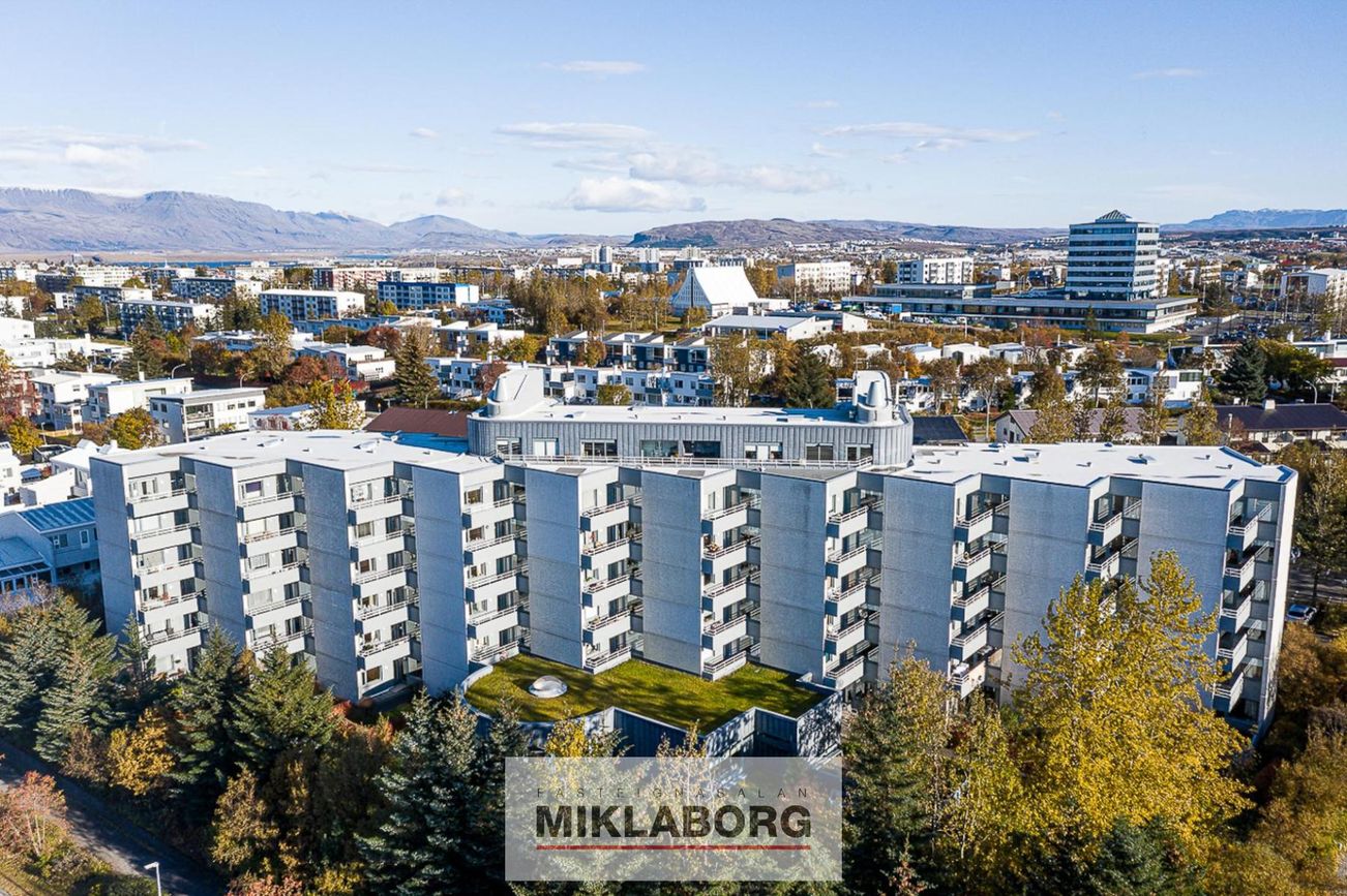 Hvassaleiti 56, 103 Reykjavík