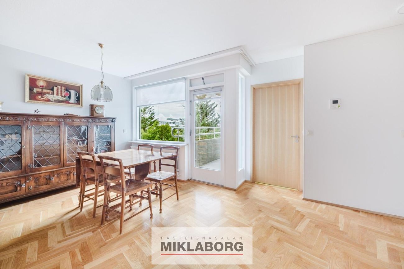 Hvassaleiti 56, 103 Reykjavík