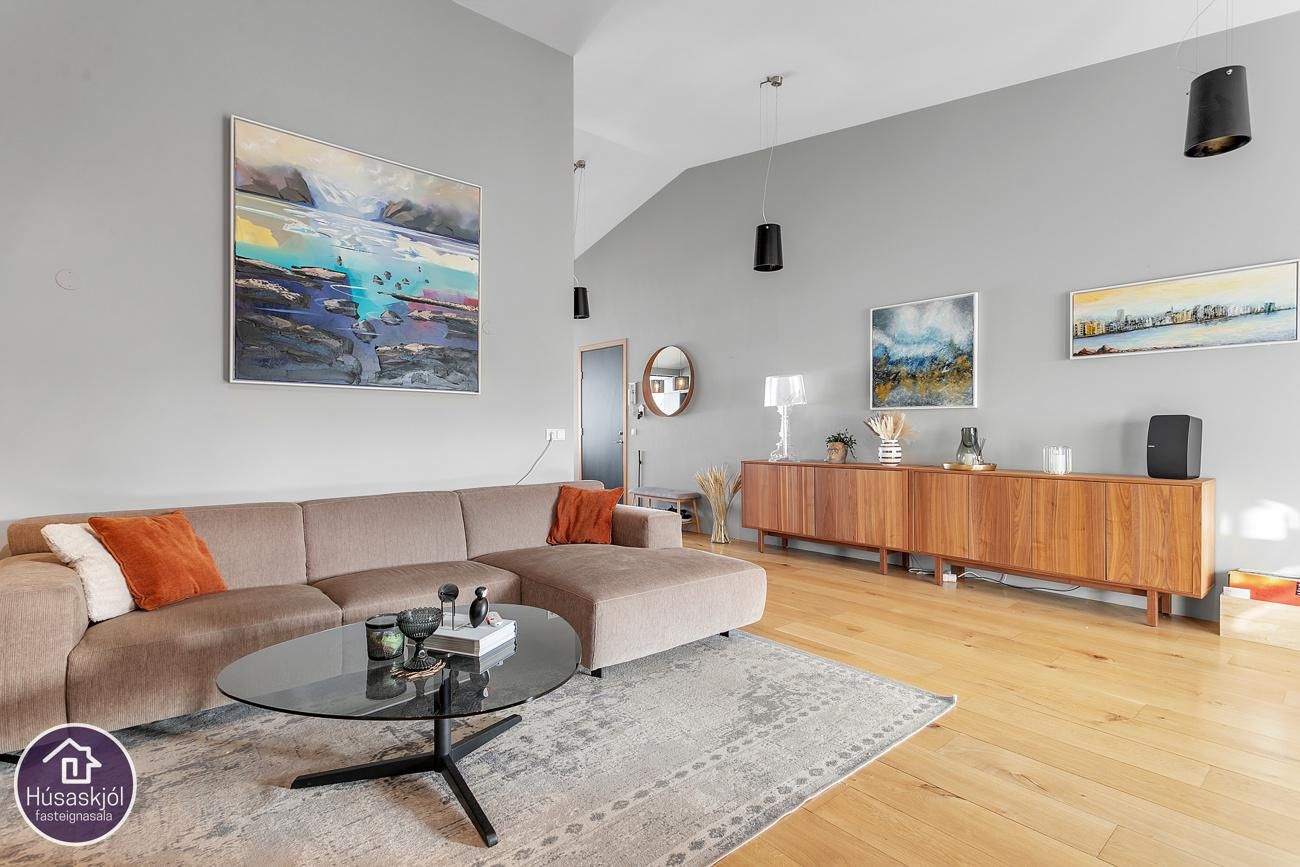 Skúlagata 32, 101 Reykjavík