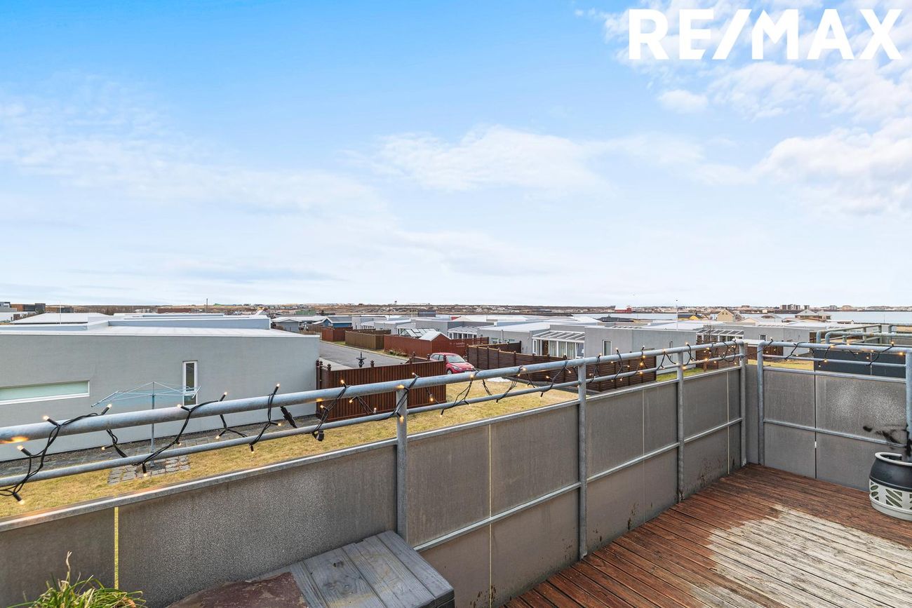 Skólabraut 3, 260 Reykjanesbær