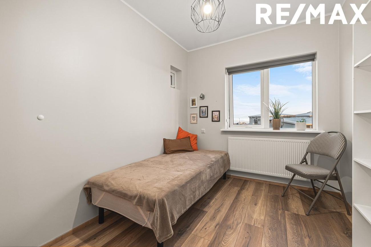 Skólabraut 3, 260 Reykjanesbær