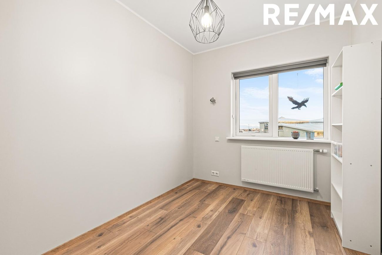 Skólabraut 3, 260 Reykjanesbær