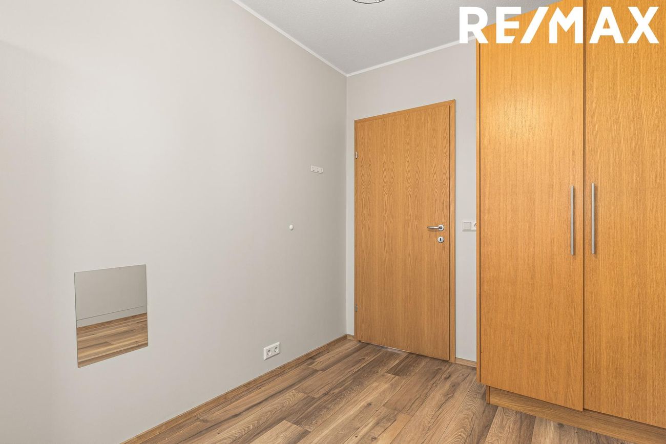 Skólabraut 3, 260 Reykjanesbær