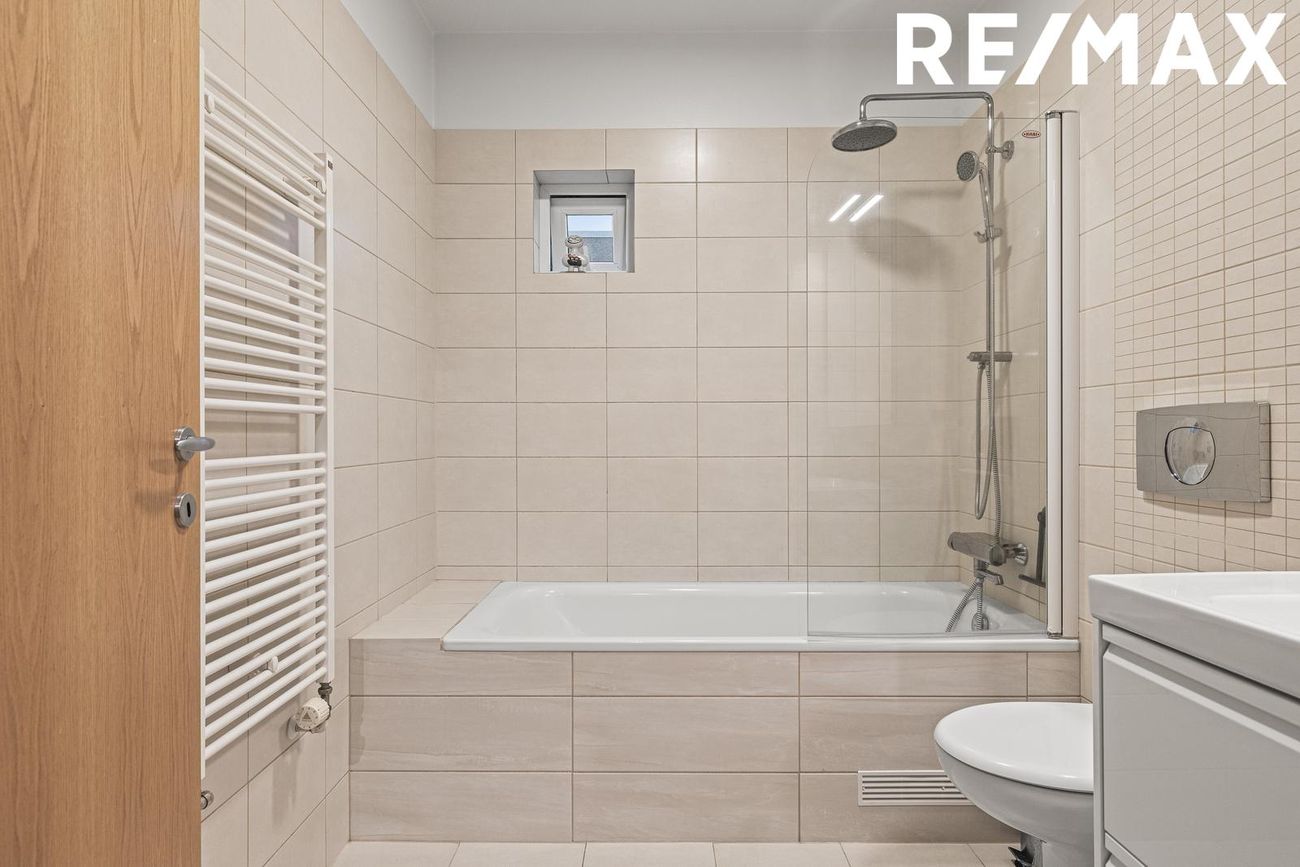 Skólabraut 3, 260 Reykjanesbær