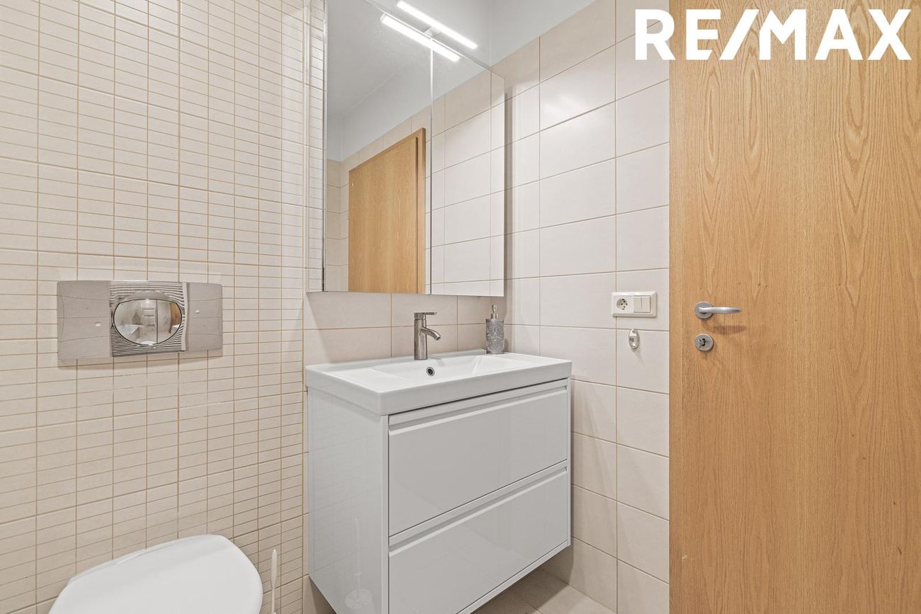 Skólabraut 3, 260 Reykjanesbær