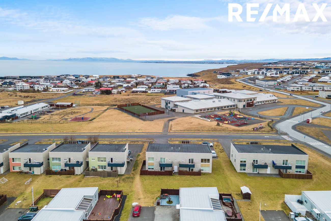 Skólabraut 3, 260 Reykjanesbær
