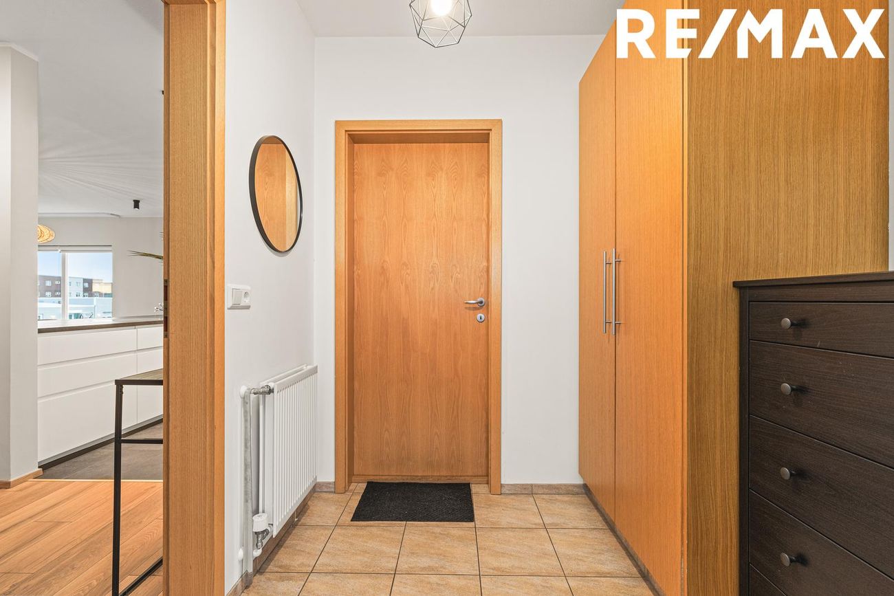 Skólabraut 3, 260 Reykjanesbær