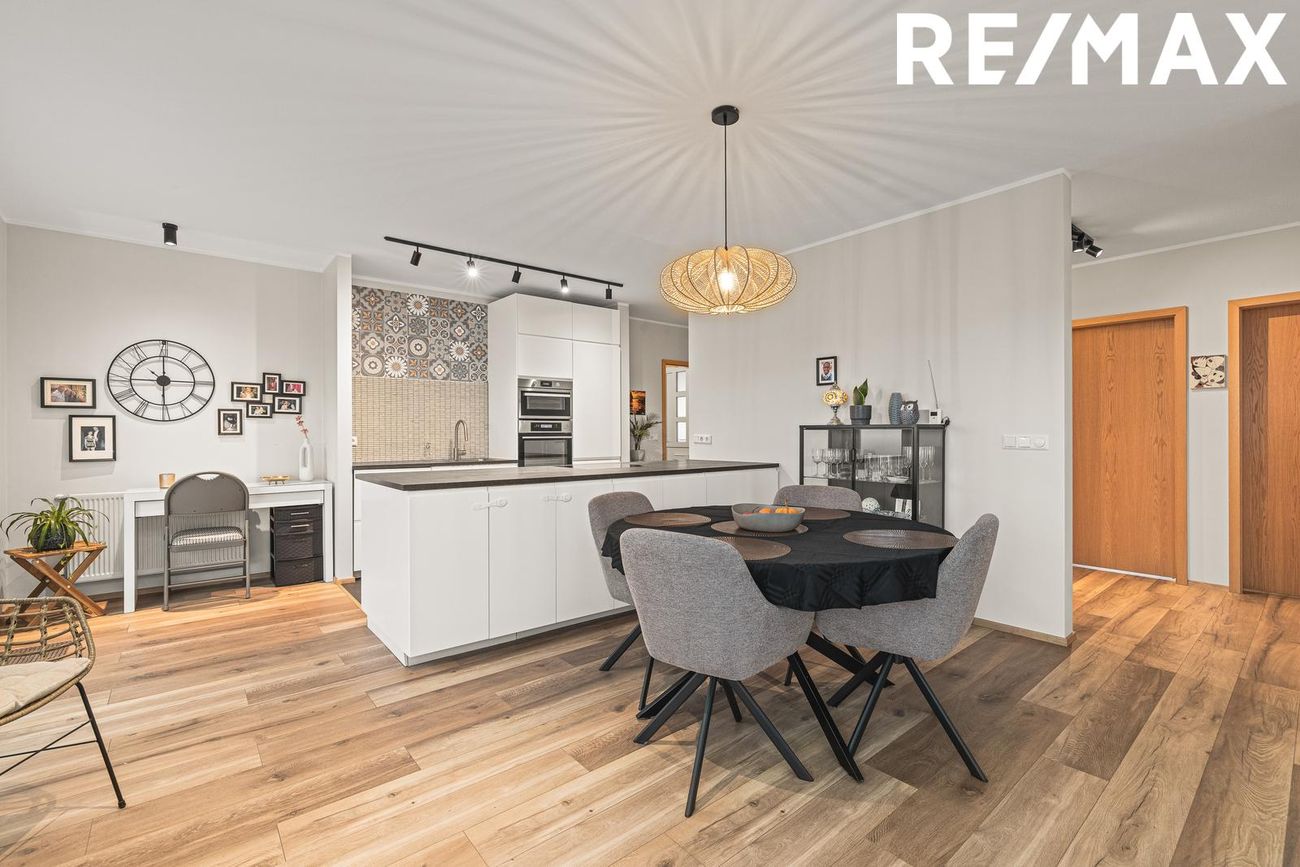 Skólabraut 3, 260 Reykjanesbær