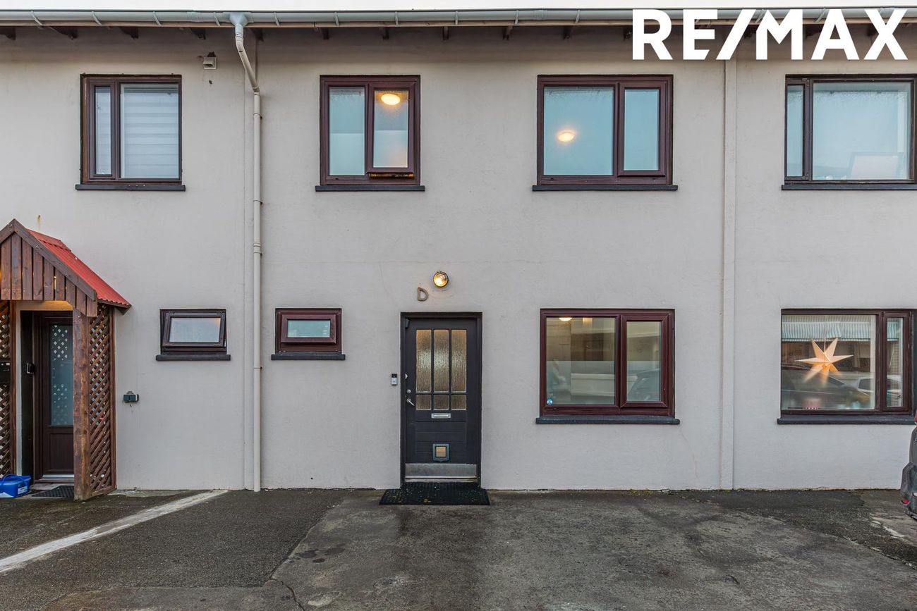 Brekkustígur 31D, 260 Reykjanesbær