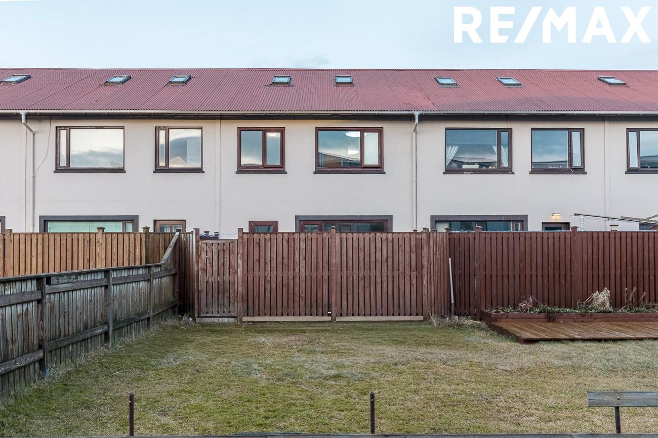 Brekkustígur 31D, 260 Reykjanesbær