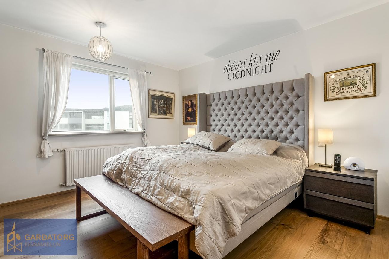 Flatahraun 1, 220 Hafnarfjörður