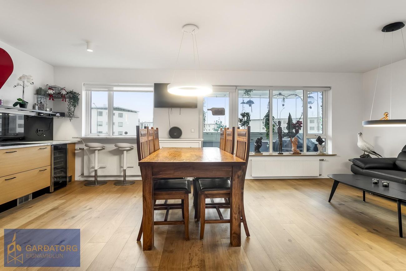 Flatahraun 1, 220 Hafnarfjörður