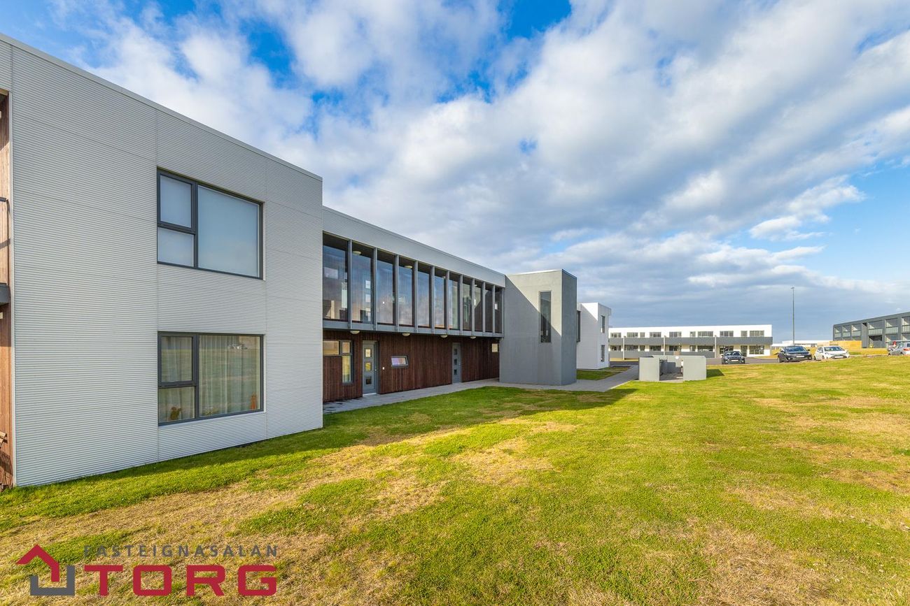 Dalsbraut 34, 260 Reykjanesbær