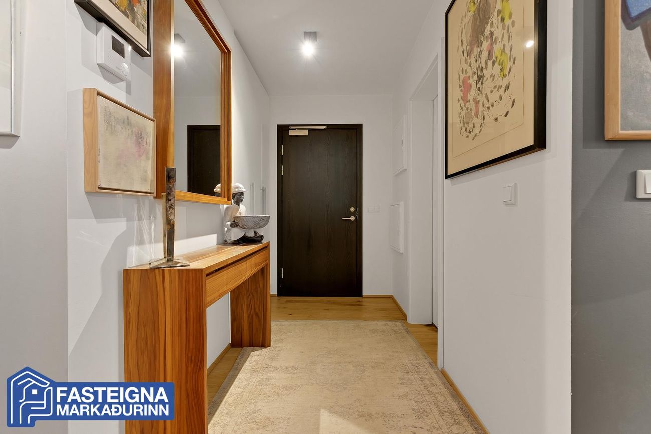 Lindargata 37 - 0201, 101 Reykjavík