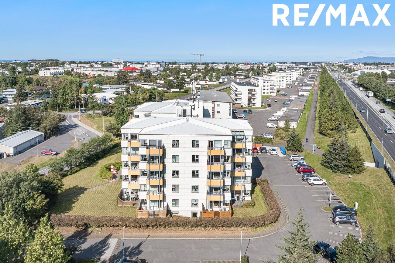 Sólvangsvegur 1, 220 Hafnarfjörður