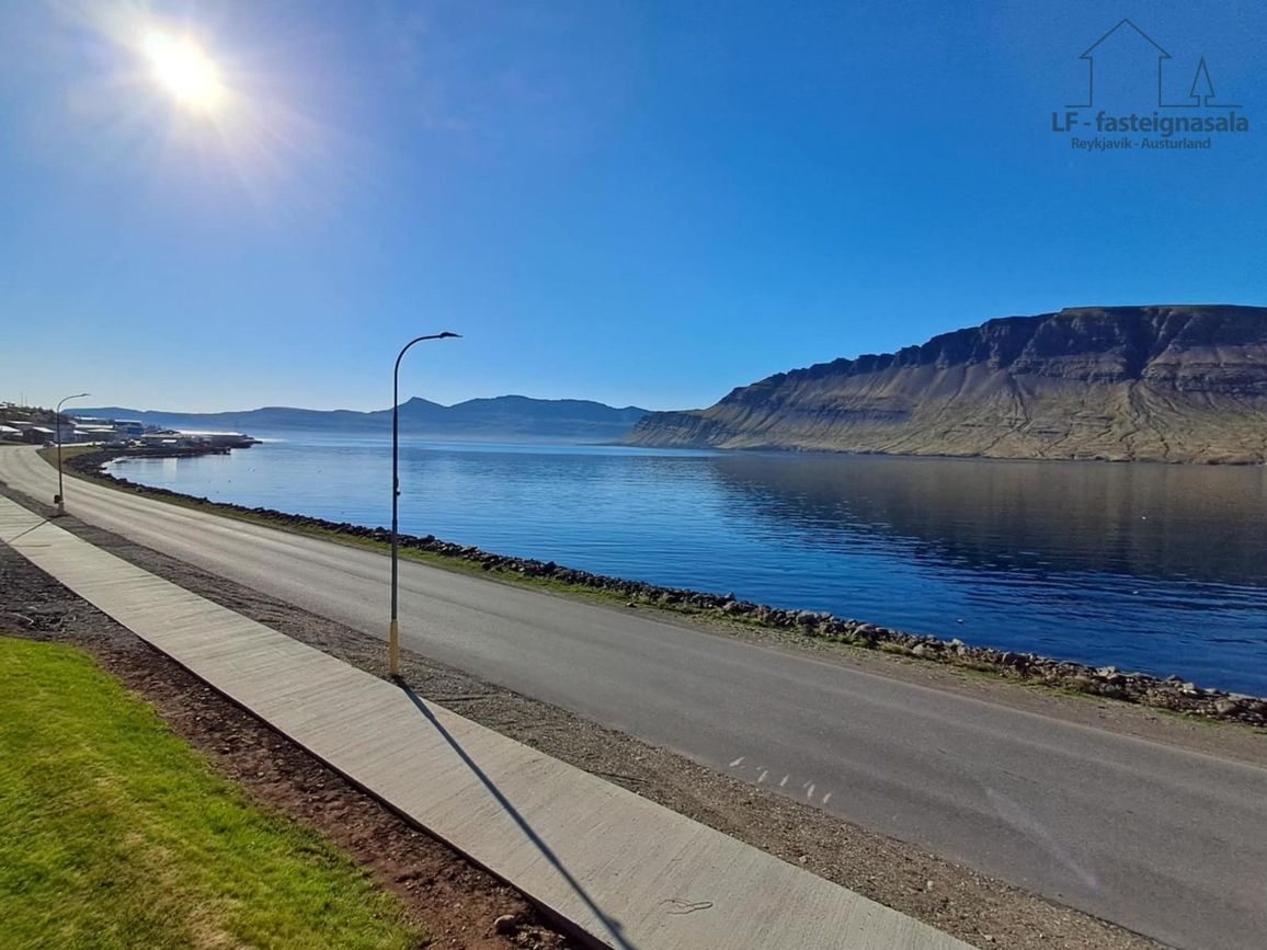 Hafnarbraut 40, 740 Fjarða