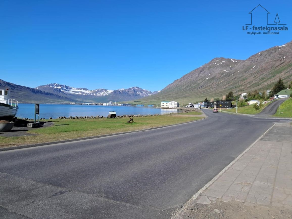 Hafnarbraut 40, 740 Fjarða