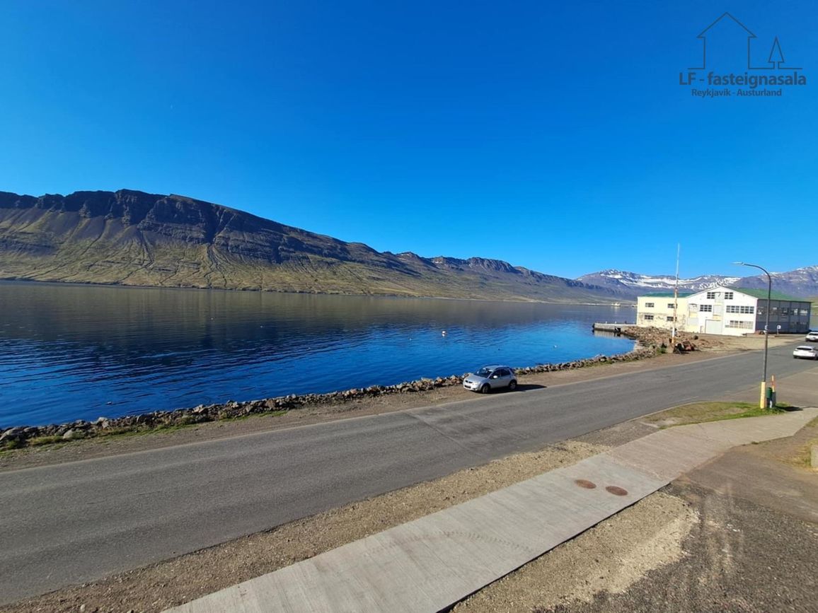 Hafnarbraut 40, 740 Fjarða