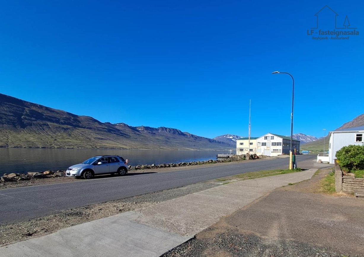 Hafnarbraut 40, 740 Fjarða