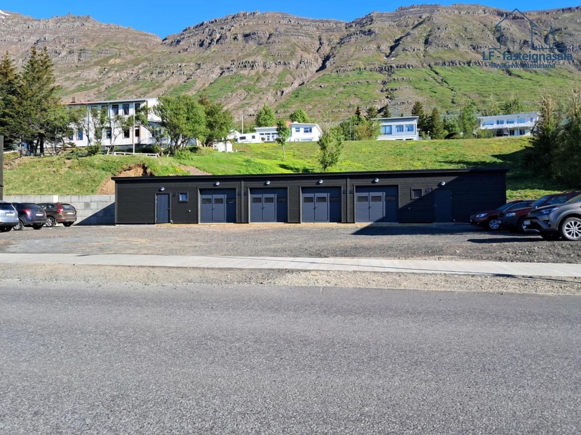 Hafnarbraut 40, 740 Fjarða
