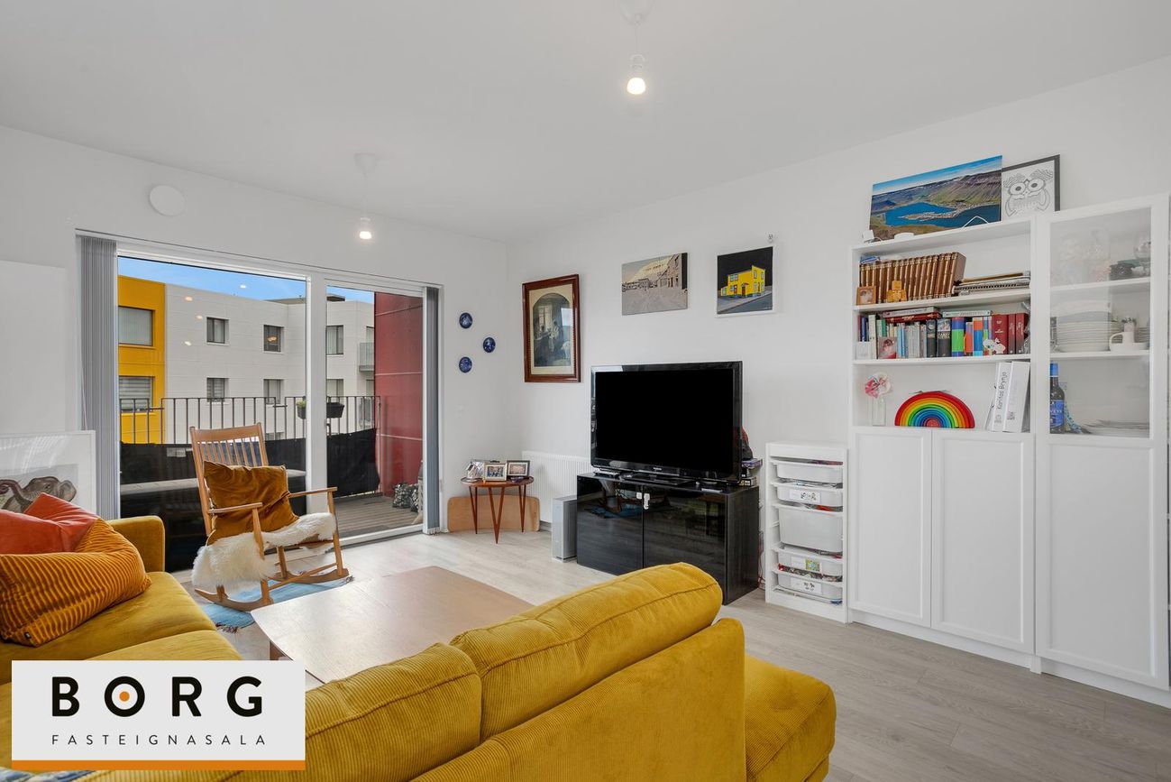 Holtsvegur 9, 210 Garðabær