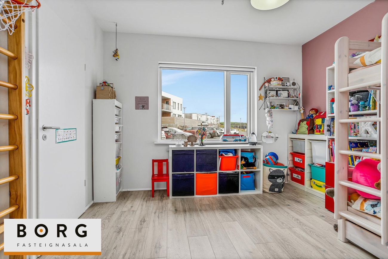 Holtsvegur 9, 210 Garðabær