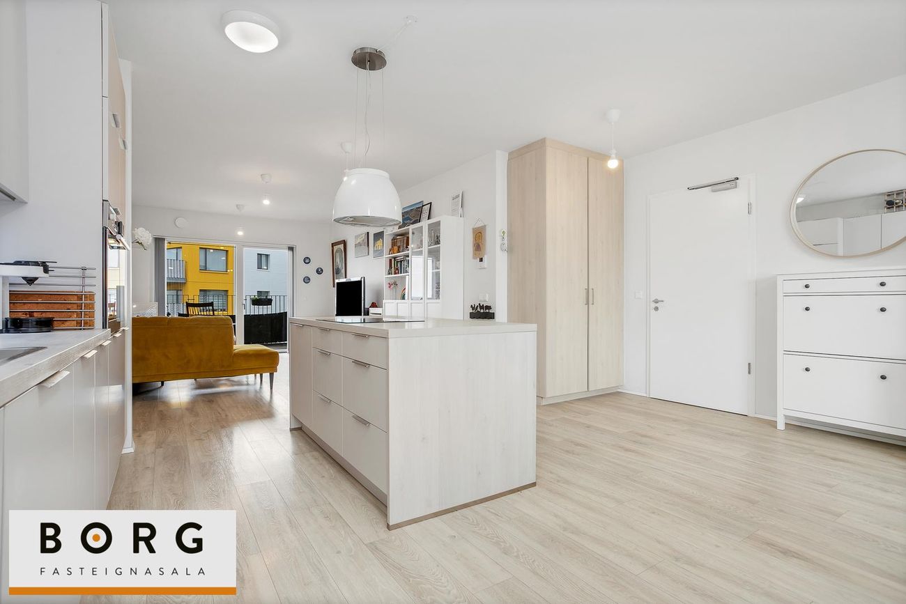 Holtsvegur 9, 210 Garðabær