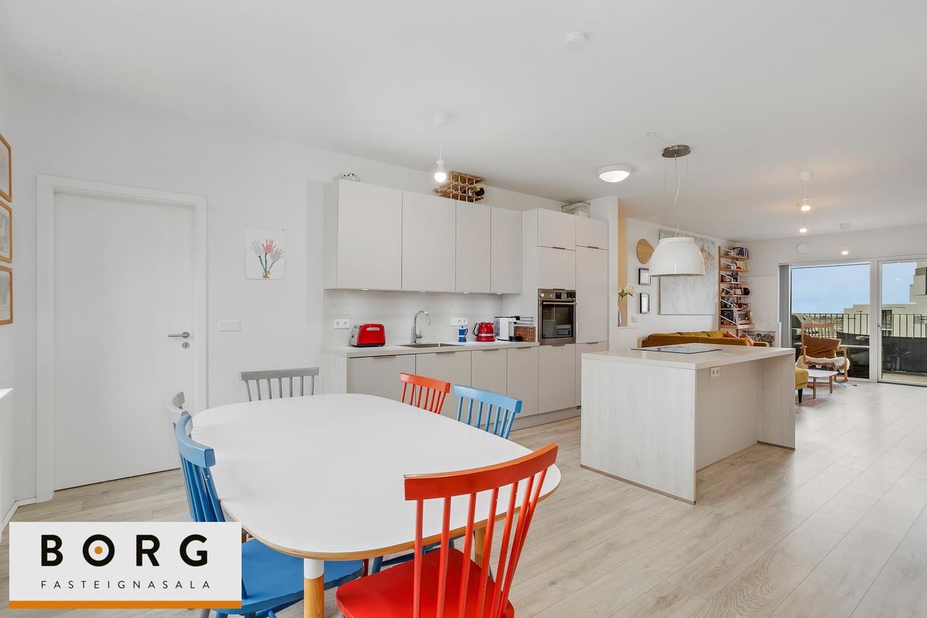 Holtsvegur 9, 210 Garðabær