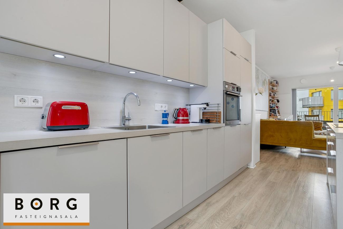 Holtsvegur 9, 210 Garðabær