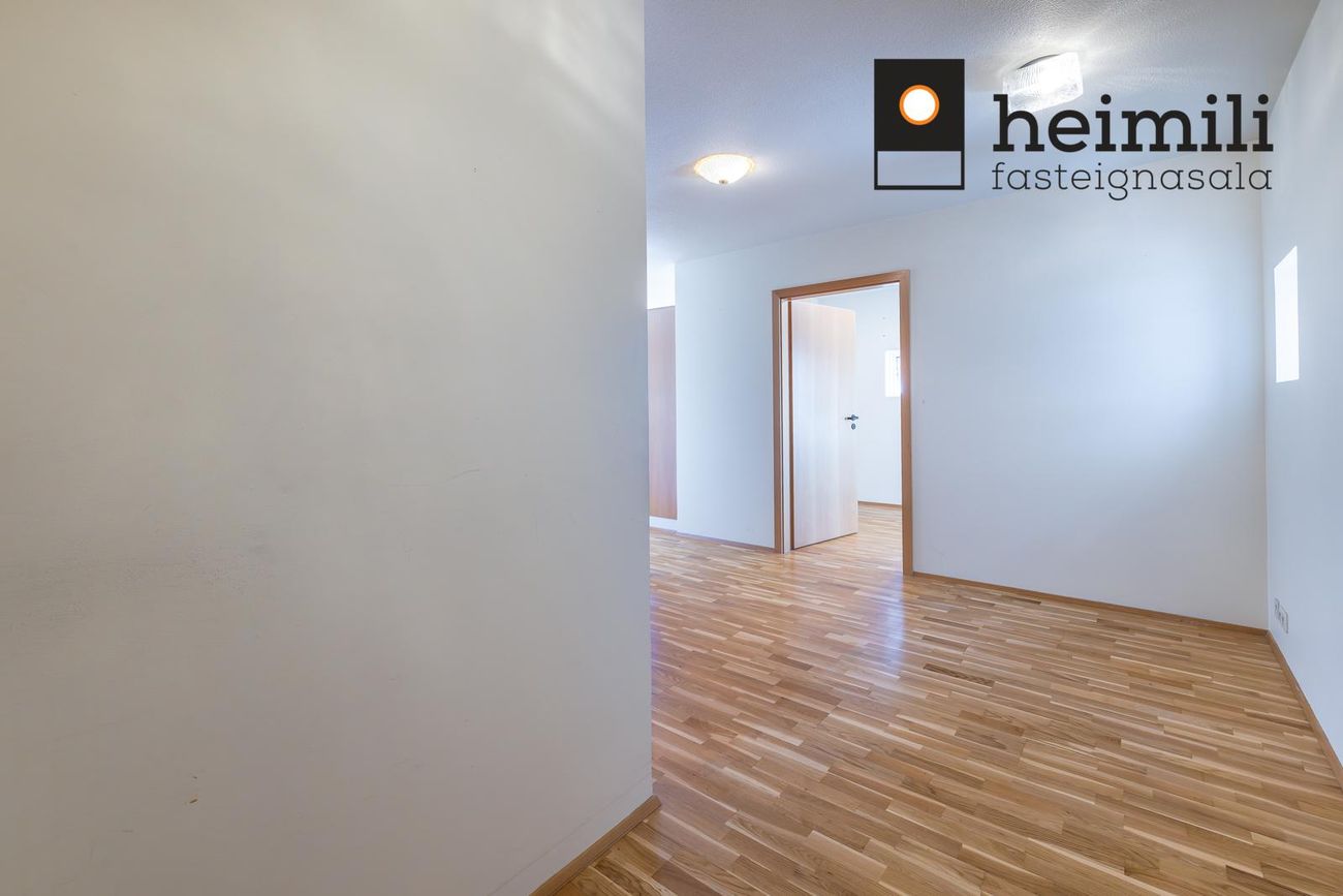 Hraunbær 103, 110 Reykjavík
