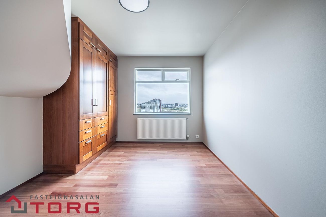 Kórsalir 1, 201 Kópavogur