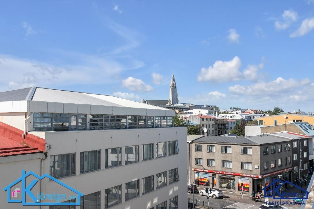 Laugavegur 103, 105 Reykjavík