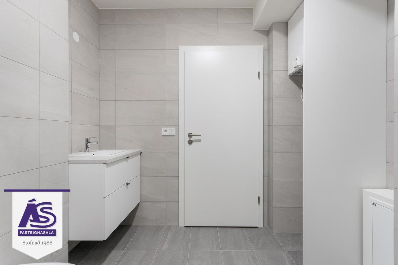 Áshamar 26 - 0404, 221 Hafnarfjörður