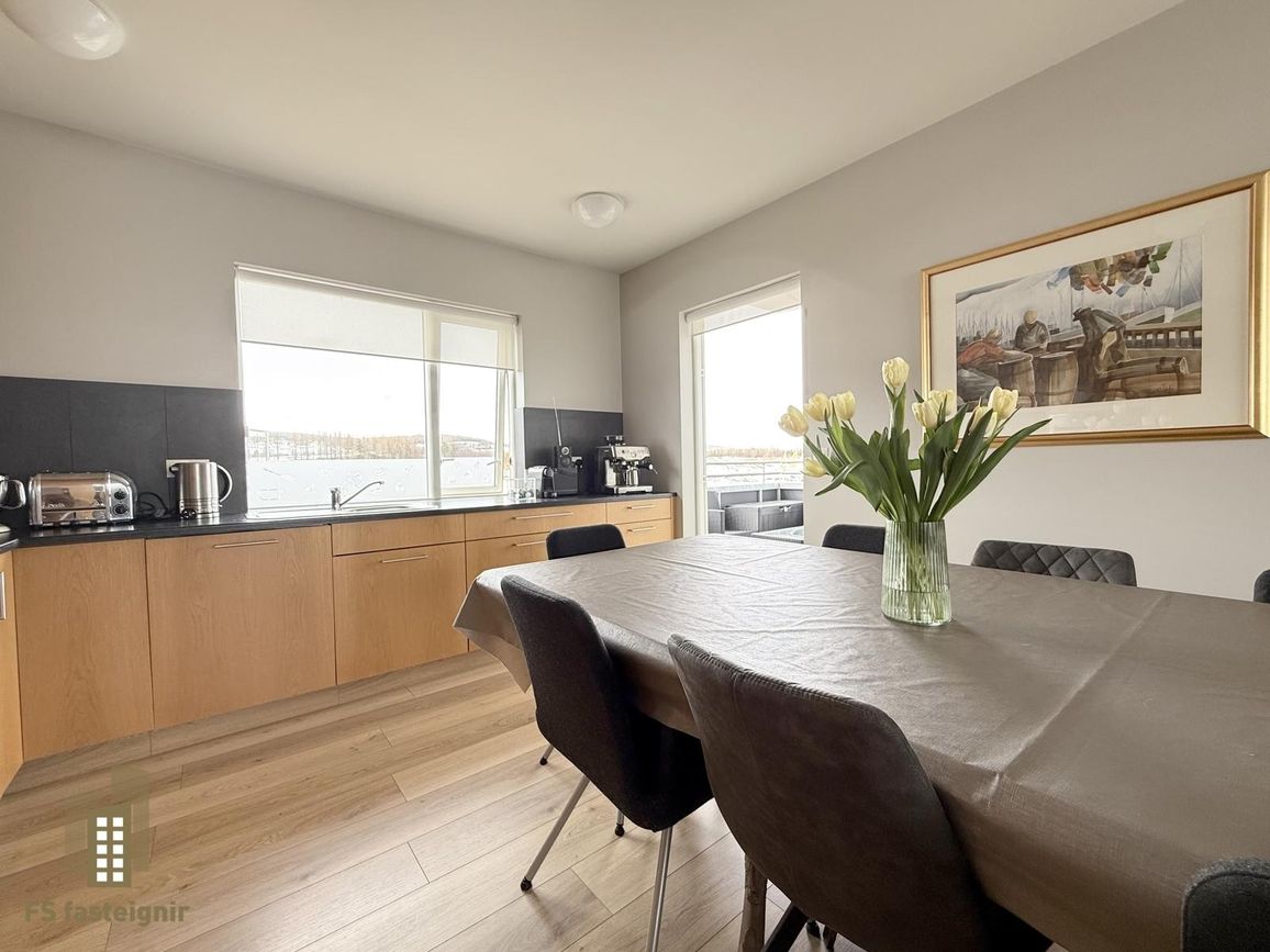 Jaðarstún 12, 600 Akureyri