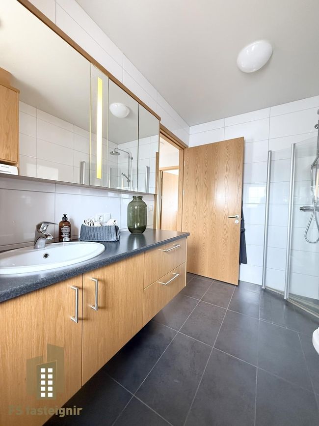 Jaðarstún 12, 600 Akureyri