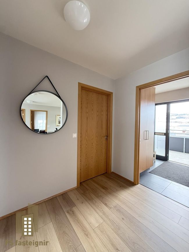 Jaðarstún 12, 600 Akureyri