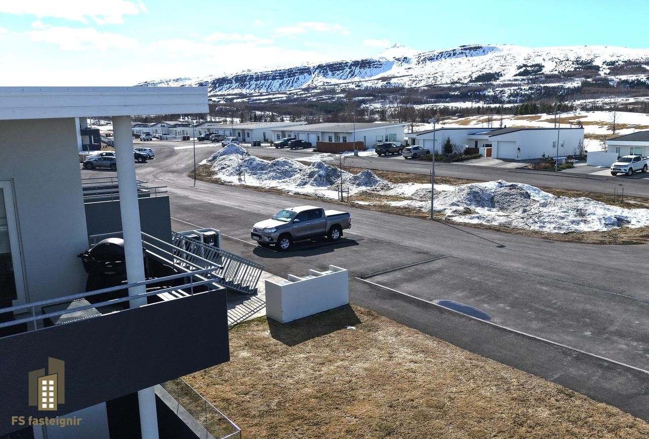 Jaðarstún 12, 600 Akureyri